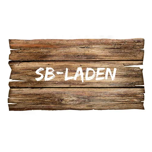 Ein Holzschild auf dem SB-Laden steht